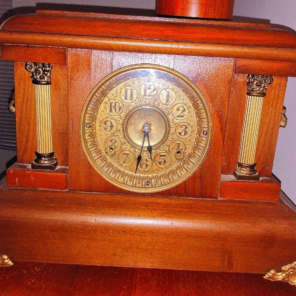 Antique Seth Thomas Mantle clock